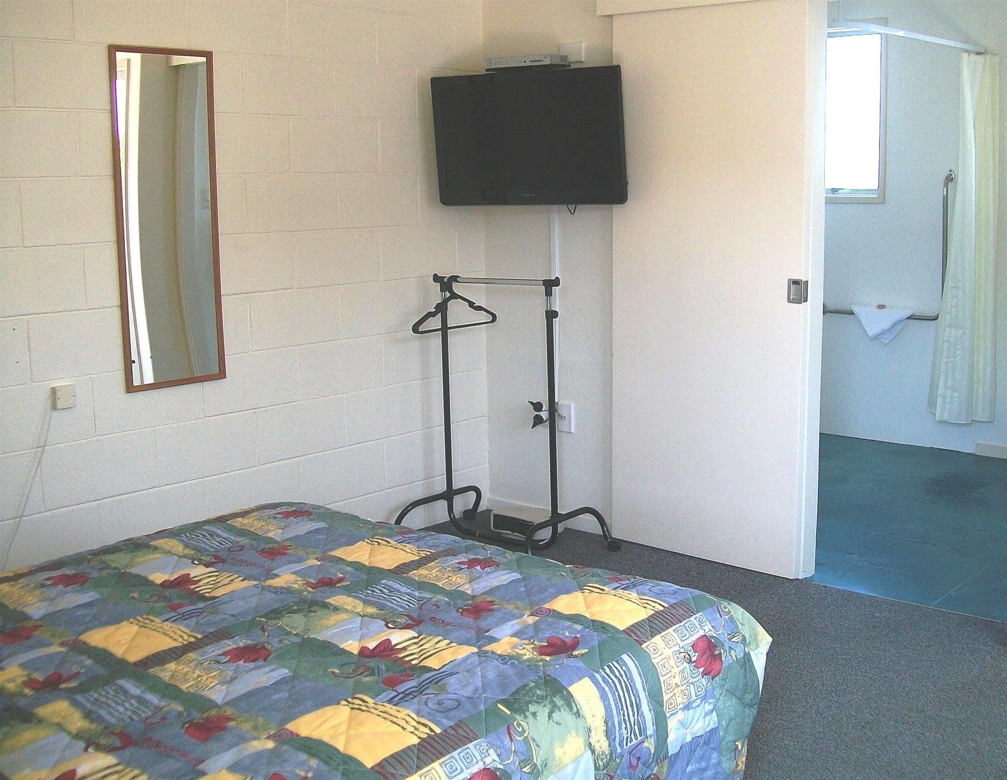 Cedar Court Motel Napier Exteriör bild