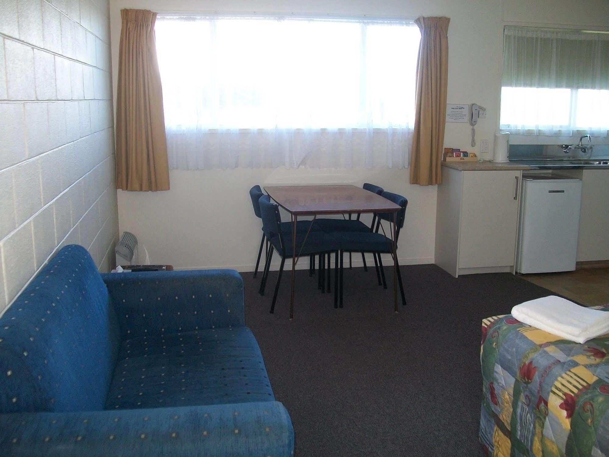 Cedar Court Motel Napier Exteriör bild