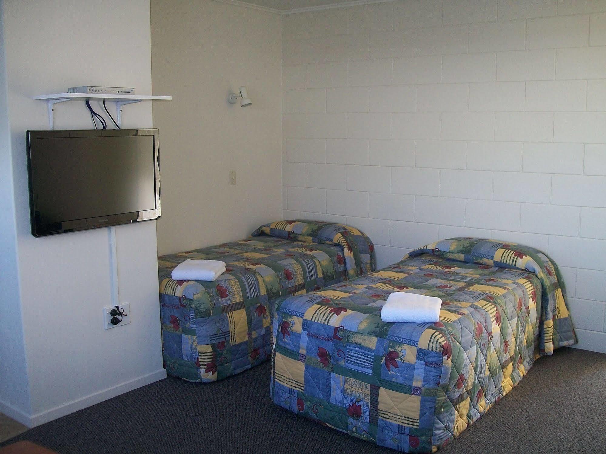 Cedar Court Motel Napier Exteriör bild