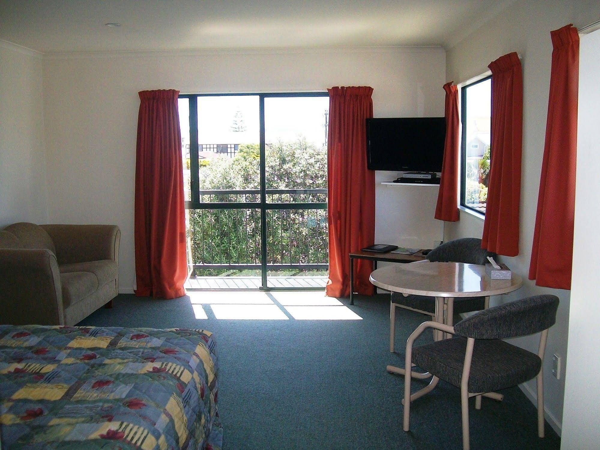 Cedar Court Motel Napier Exteriör bild