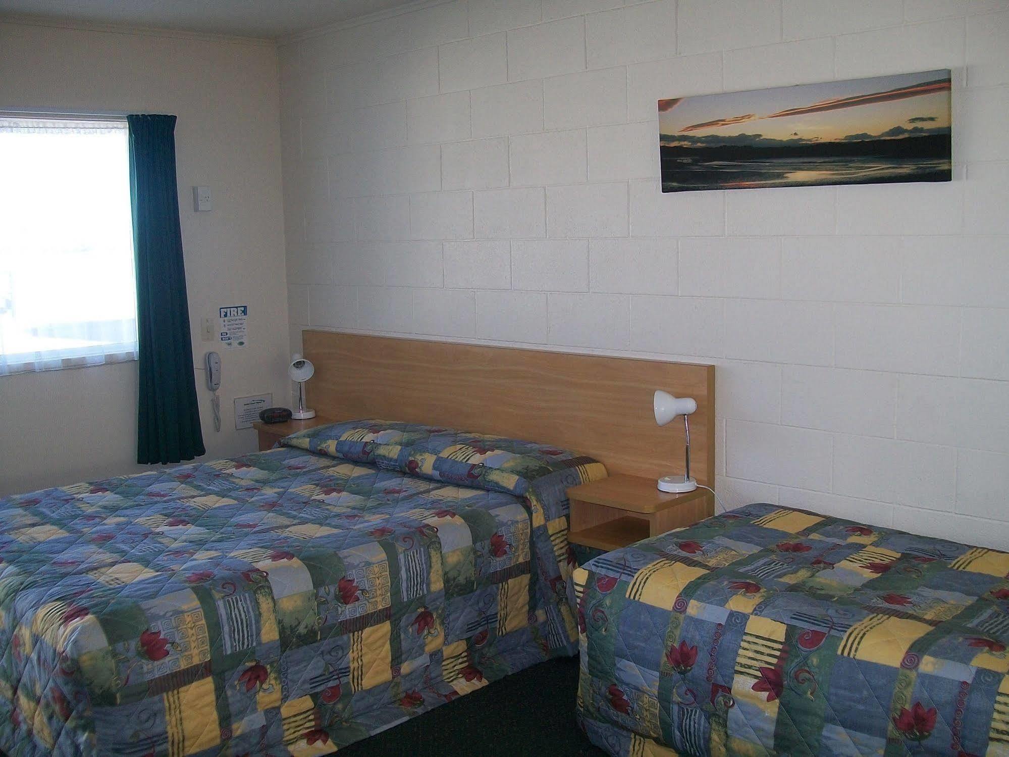 Cedar Court Motel Napier Exteriör bild
